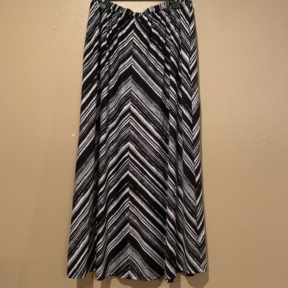 Skirt - Picture 1 of 1